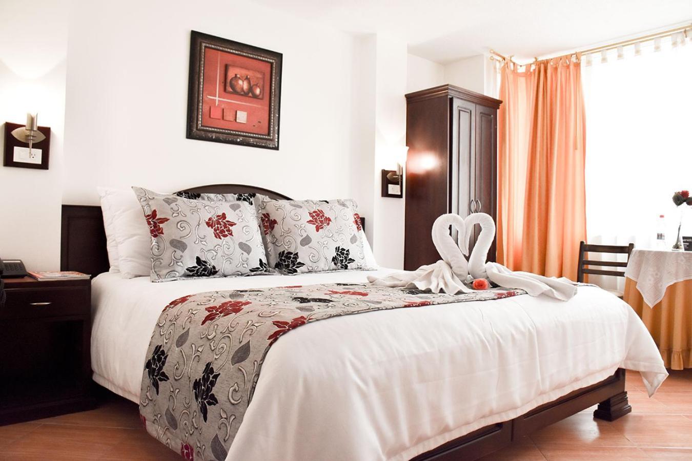 Hotel Plaza Victoria Ibarra Luaran gambar