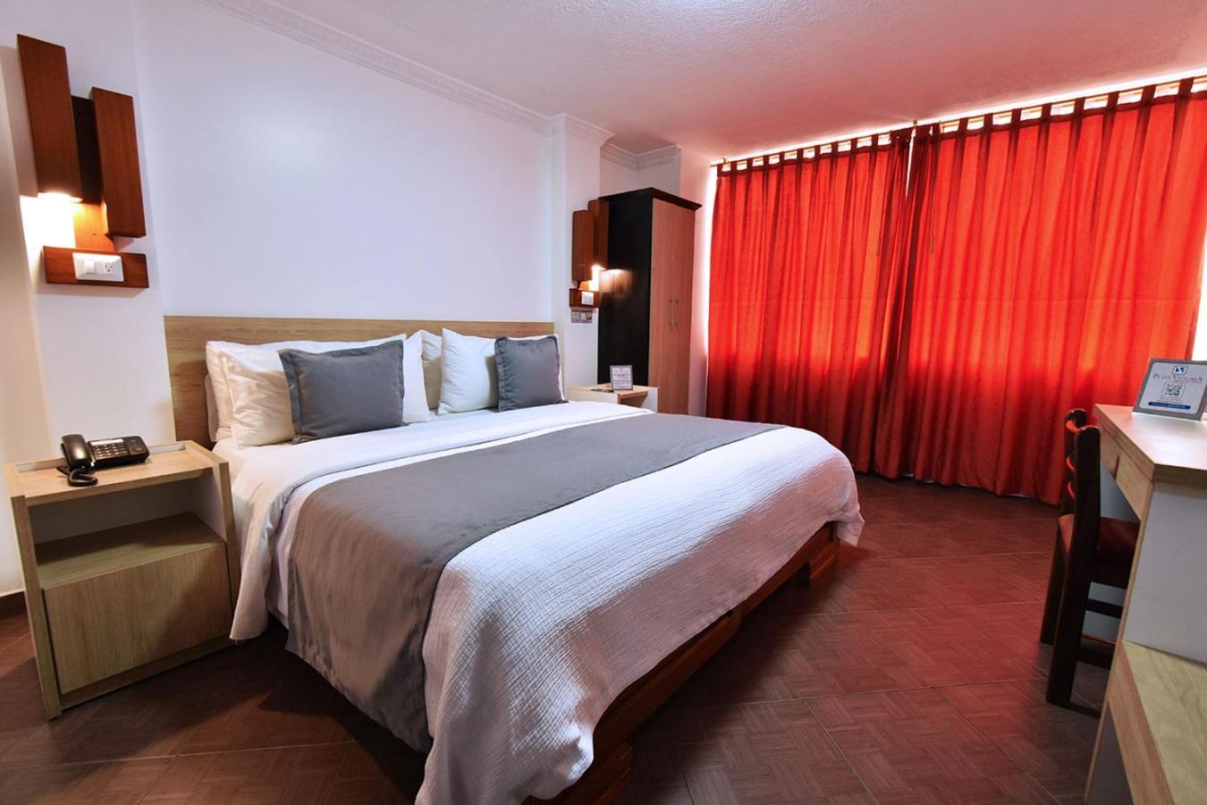 Hotel Plaza Victoria Ibarra Luaran gambar