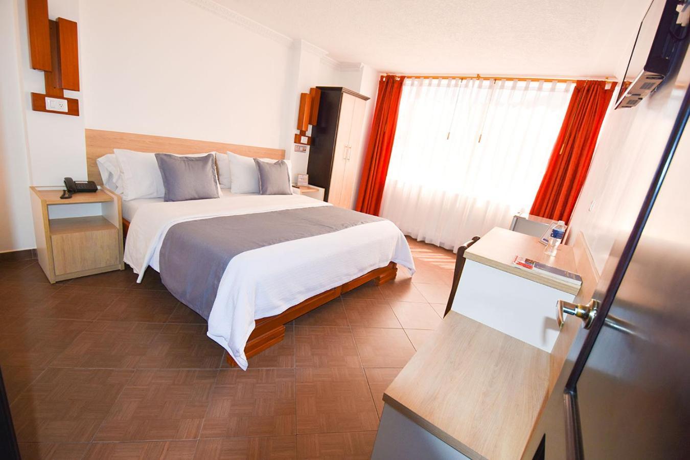 Hotel Plaza Victoria Ibarra Luaran gambar
