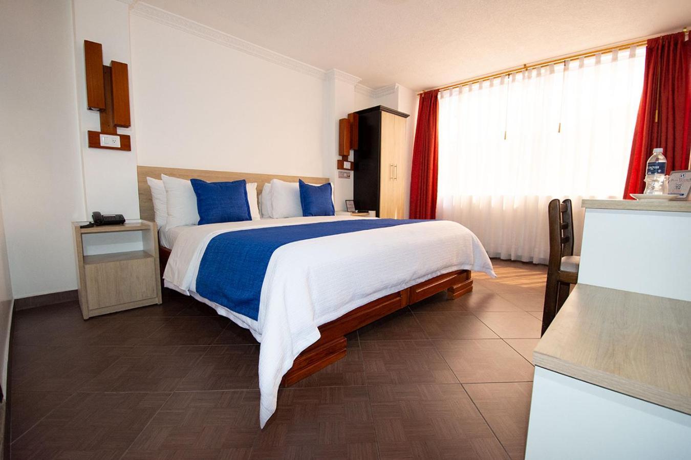Hotel Plaza Victoria Ibarra Luaran gambar