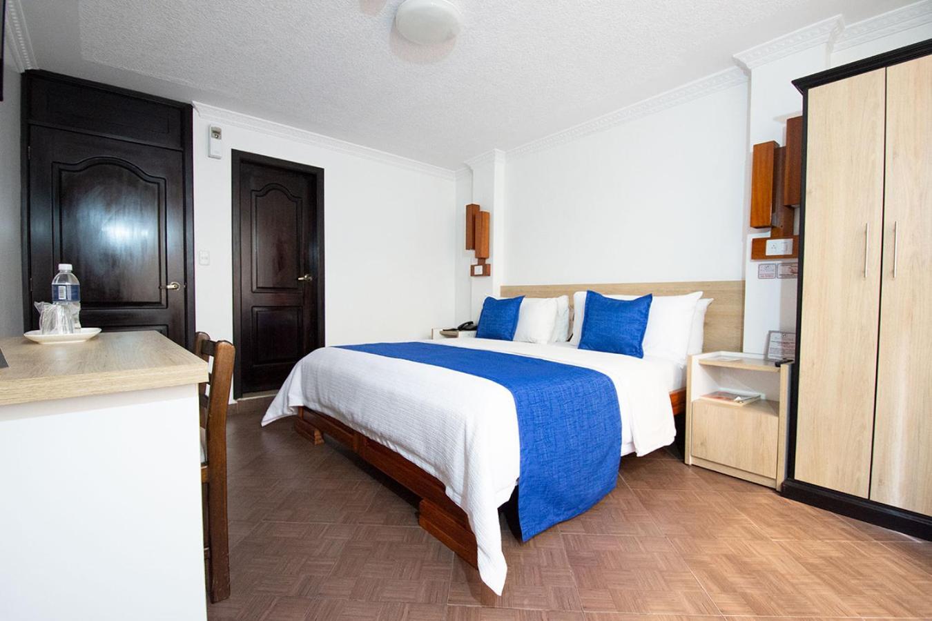Hotel Plaza Victoria Ibarra Luaran gambar
