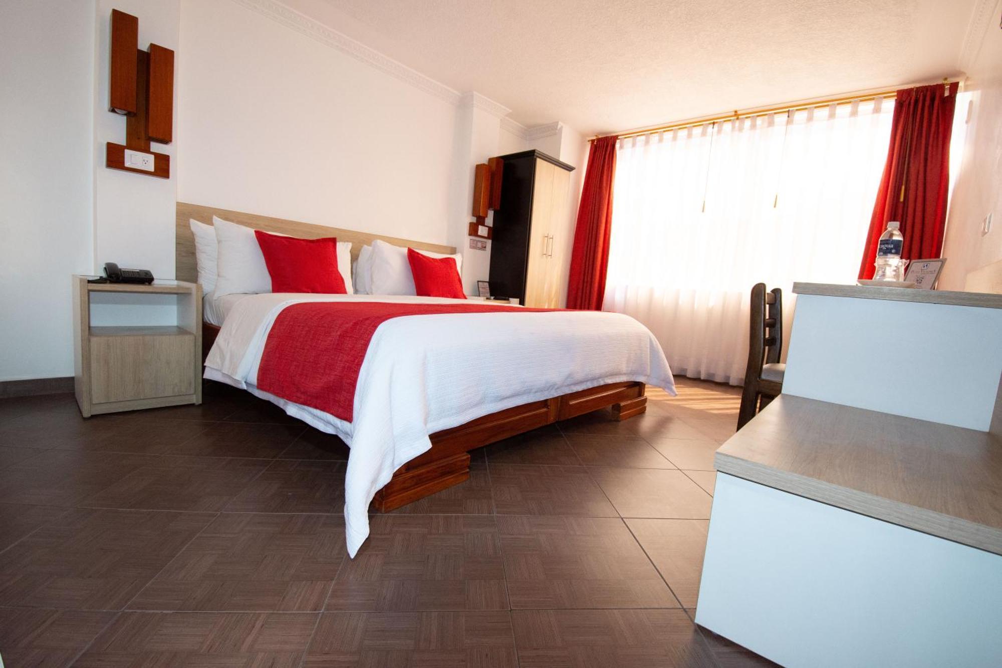 Hotel Plaza Victoria Ibarra Luaran gambar