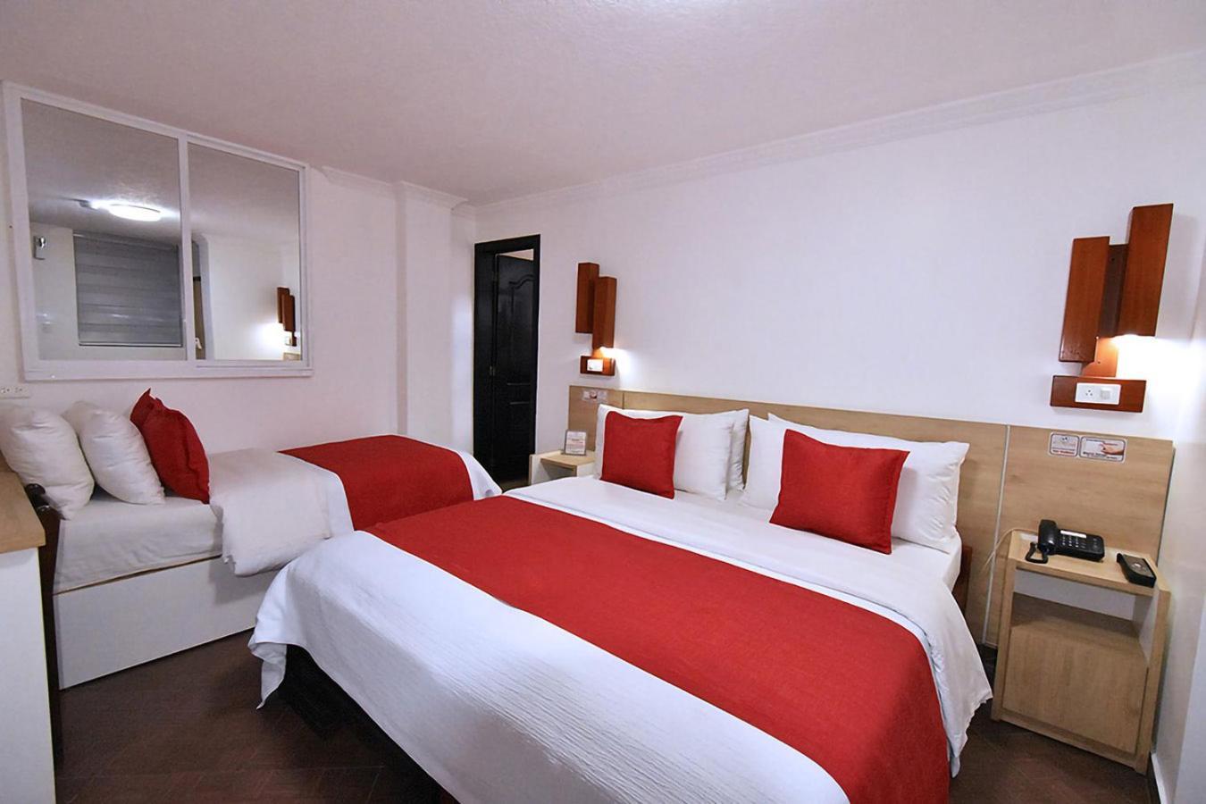 Hotel Plaza Victoria Ibarra Luaran gambar