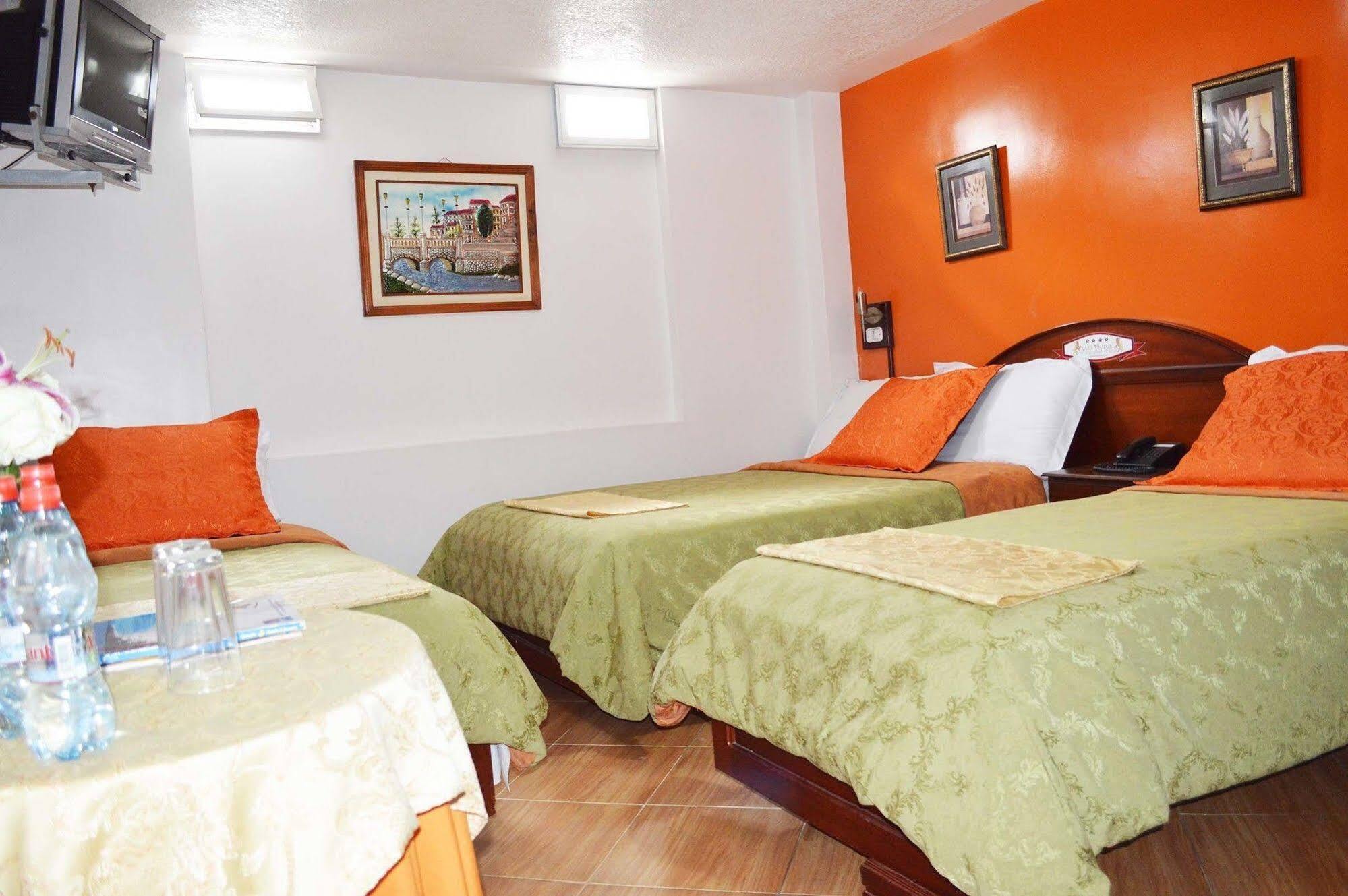 Hotel Plaza Victoria Ibarra Luaran gambar
